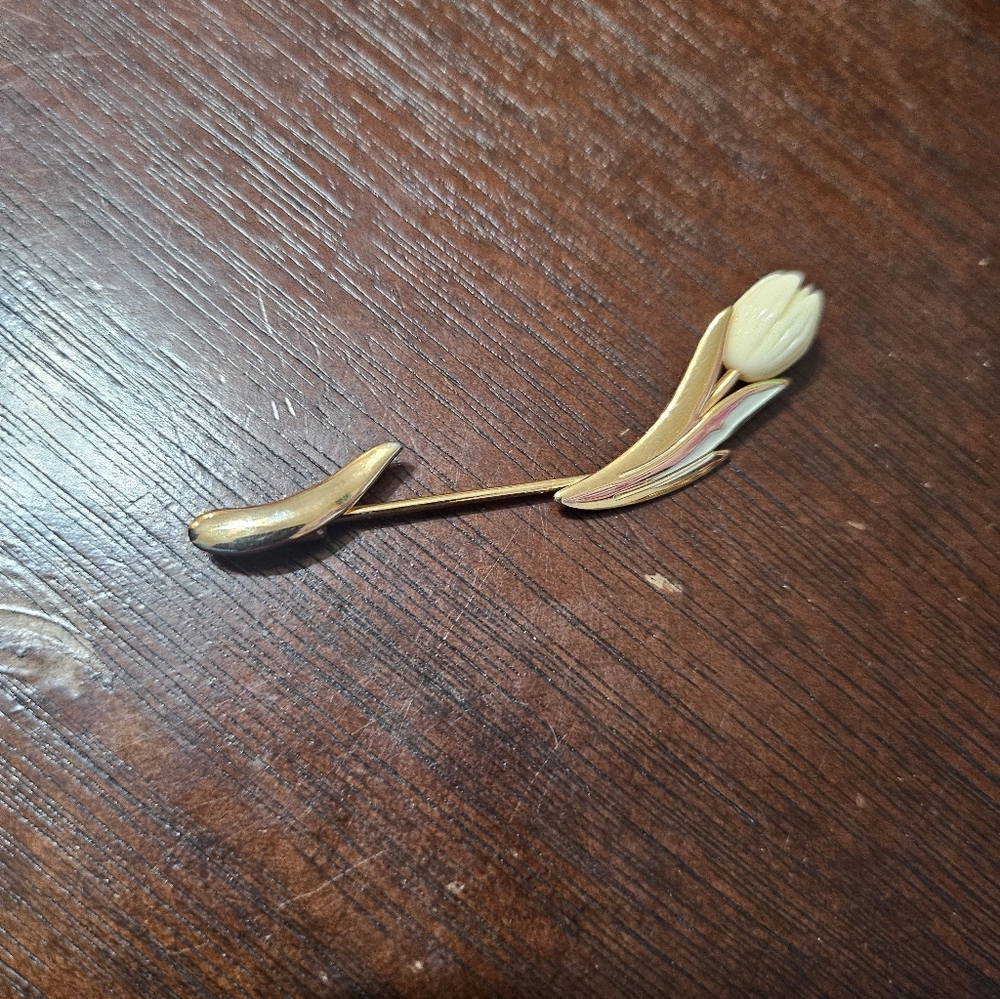 Avon Tulip Brooch/Pin